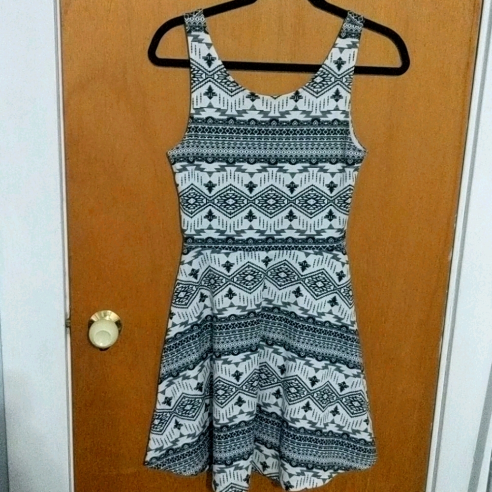 H&M tribal aztec dress - cutest pattern!